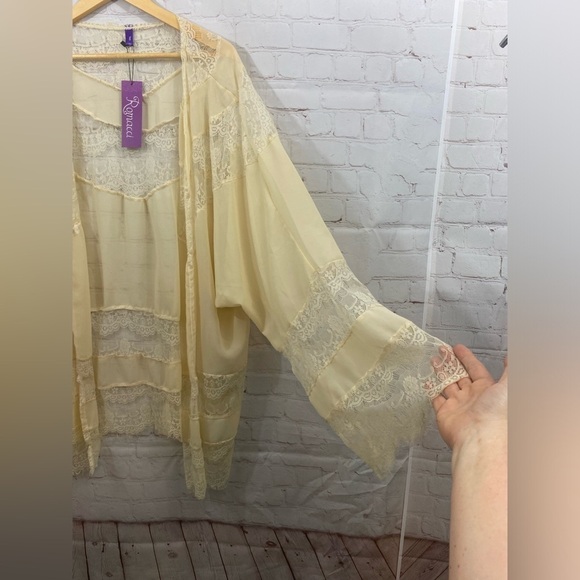 Romacci Delicate & Light Weight Beige Raw Hem Lace Bell Sleeve Kimono Size 5XL - Picture 3 of 7